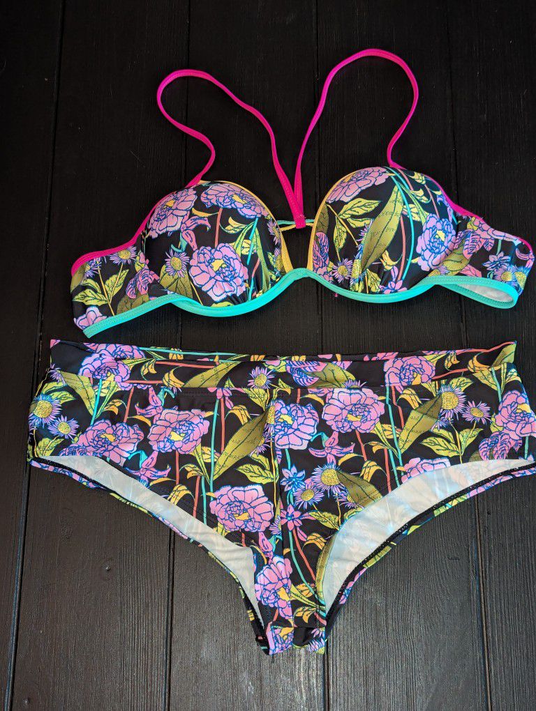 Tropical Floral Two-piece Bikini Set XL ($8 )
