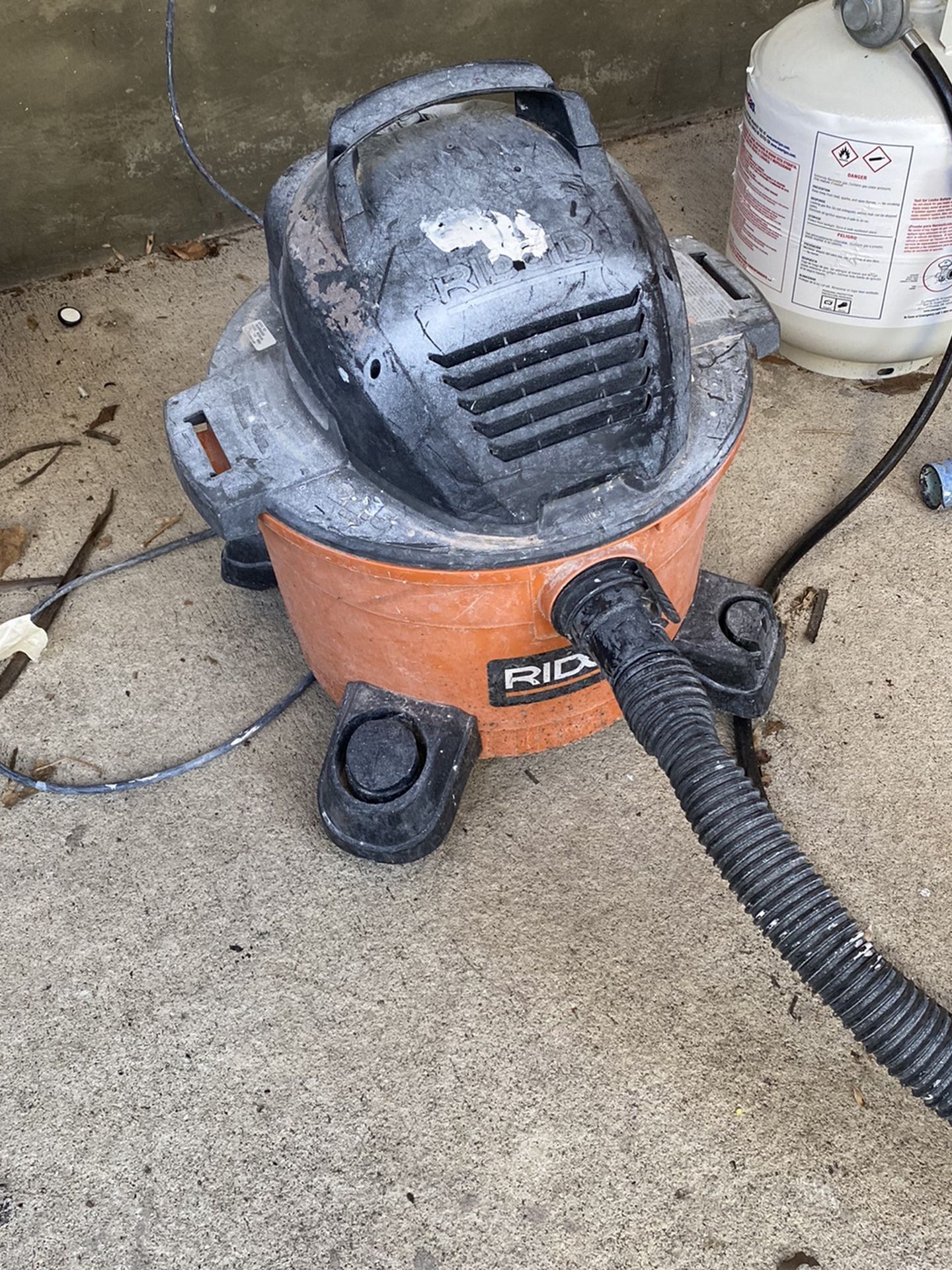 Ridged Wet/Dry Shop vacuum With Filter And Hose