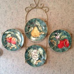 DECORATIVE WALL PLATE RACK/W 4 PLATES