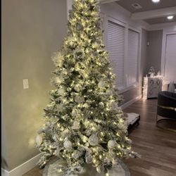 6.5ft Pre-Lit LED Holiday Tree — Brand New & Ready for Pickup in Orange County