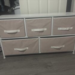 Girls Dresser