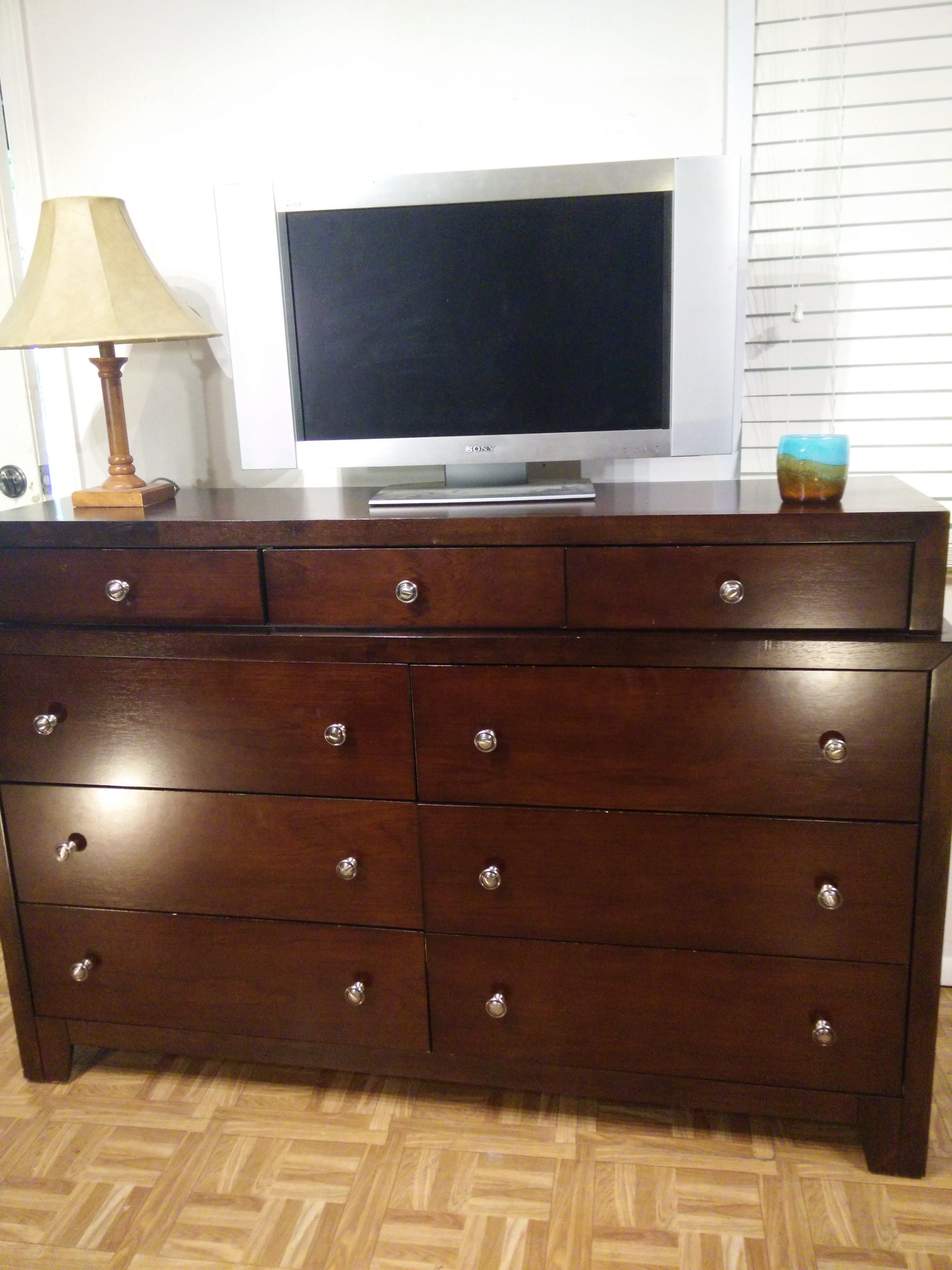 Like new wood dresser/TV stand/buffet with 9 big Drawers in very good condition, all Drawers sliding smoothly
