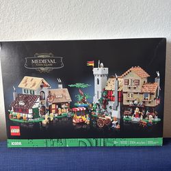 Lego medieval town square 10332 sealed nib