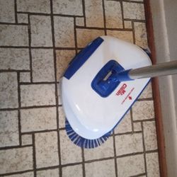 Mr Clean Floor Sweeper Hand Held/ Like New 