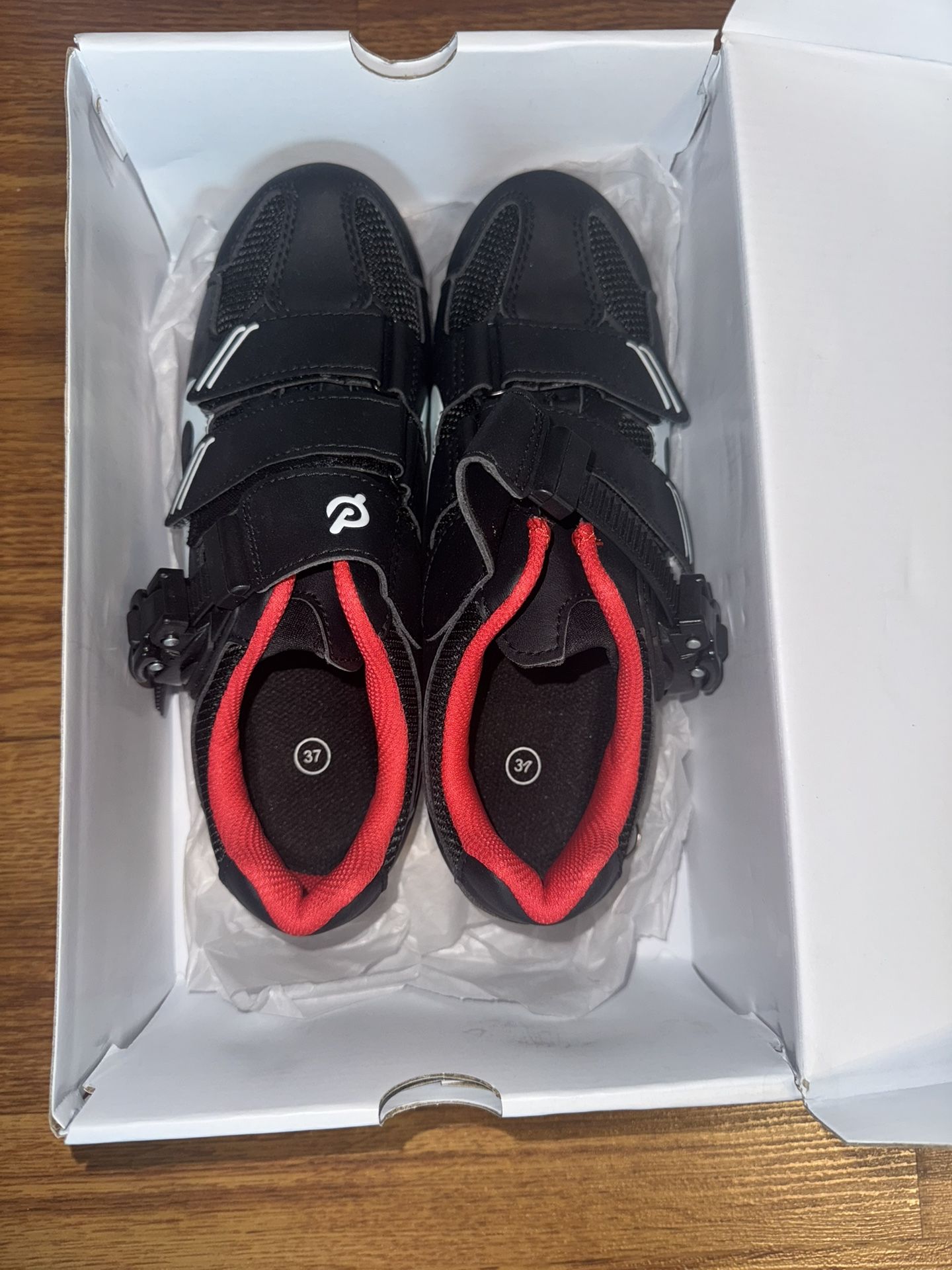 Women’s Peloton Shoes, Size 37(6.5 US)