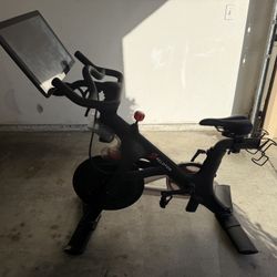Peloton Bike (2023)