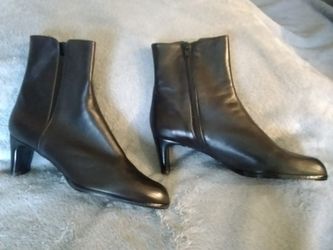Stuart Weitzman - Leather dress boot - size 8 1/2