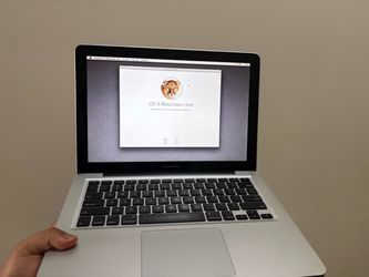 Apple MacBook Pro 13-Inch Laptop