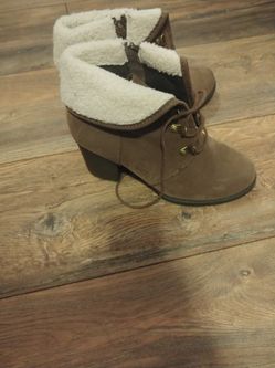 Girls boots