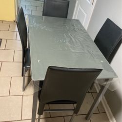 4 Chairs Glass Gray Dining Table  Great Conditions