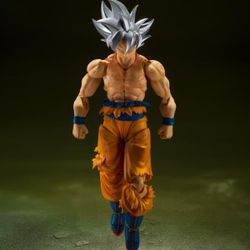 Dragon Ball Super S.H.Figuarts Ultra Instinct Goku Toyotarou Edition With Bound Book