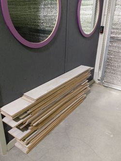 Laminate Flooring Planks – Large Lot