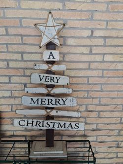 A Very Merry Christmas Wooden Tree Decor