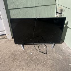 FREE Hitachi TV (Broken screen for parts only)