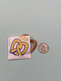 Mini Auntie Anne’s Pretzel