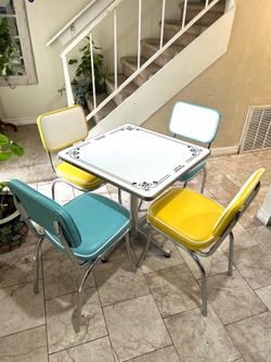 Mcm style dining table with 4 chrome chairs good condition