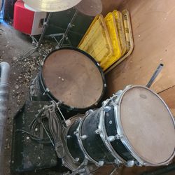 5-piece Drum Set (Not Drum Thron Or Sticks)
