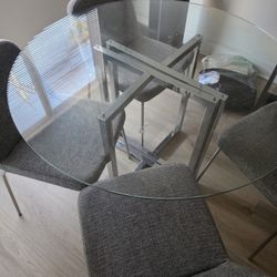 Table And Chairs North Hollywood 