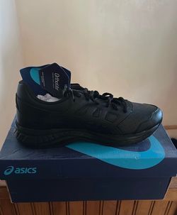 Asics tennis shoes
