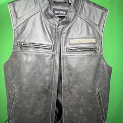 Harley-Davidson Genuine Leather Vest — NEW (Size L)