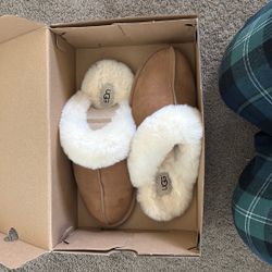 UGG W Schuffette II Size 8!