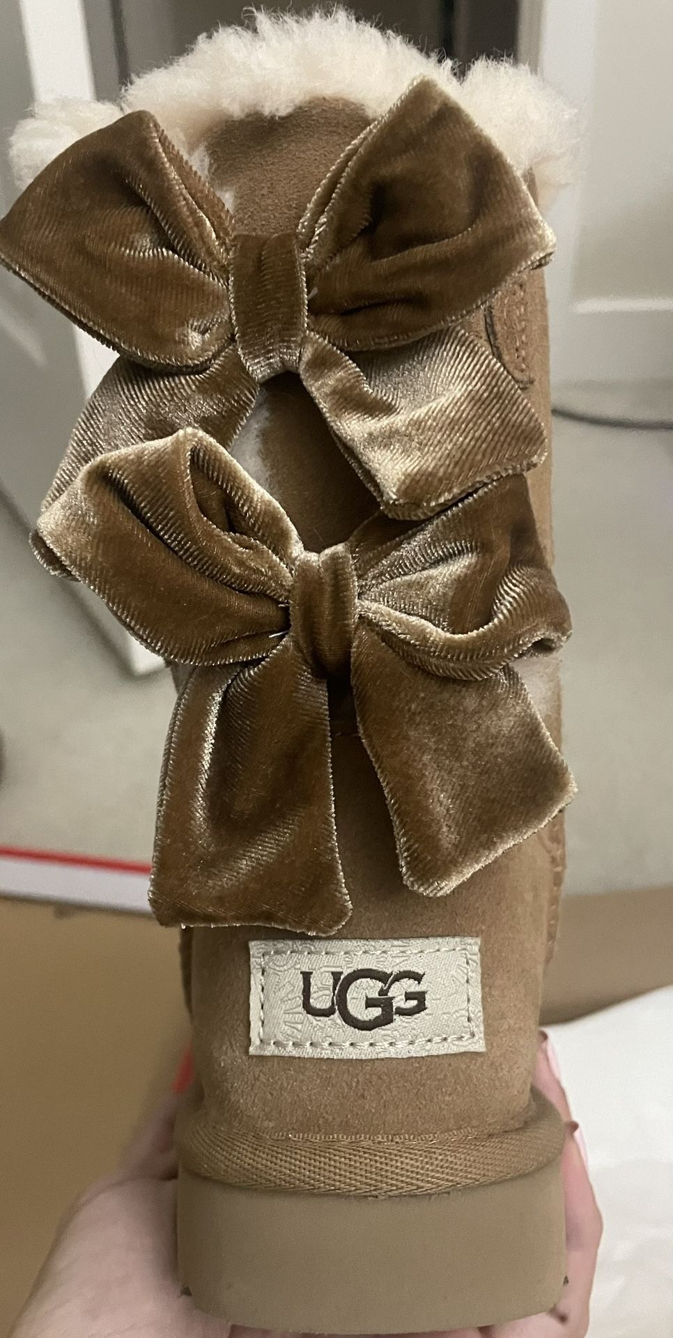 Ugg Bailey Velvet bow boot Never Worn