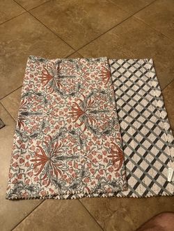 Reversible Floral and Plaid Fabric Mat