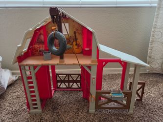 Mattel Spirit Untamed Barn Playset