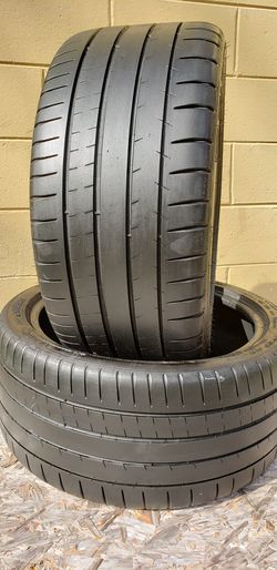 Two 255/35/18 MICHELIN PILOT SUPER SPORT