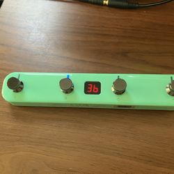 Mooer Wireless Footswitch for P1 or GTRS Guitar