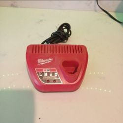 Milwaukee M12 Battery Charger Lithium-Ion