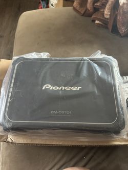 Pioneer Amplifier 2400 Watts