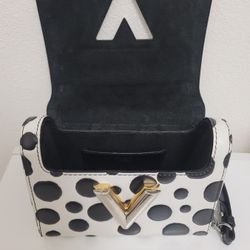 LOUIS VUITTON crossbody bag