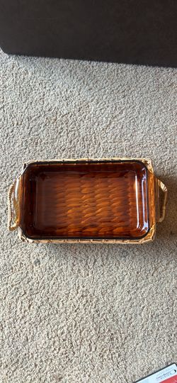 Anchor Hocking amber ovenware baking dish with wicker holder 1.5 quart