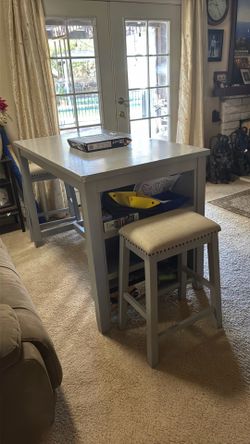 Table52 inches long and and 30 wide