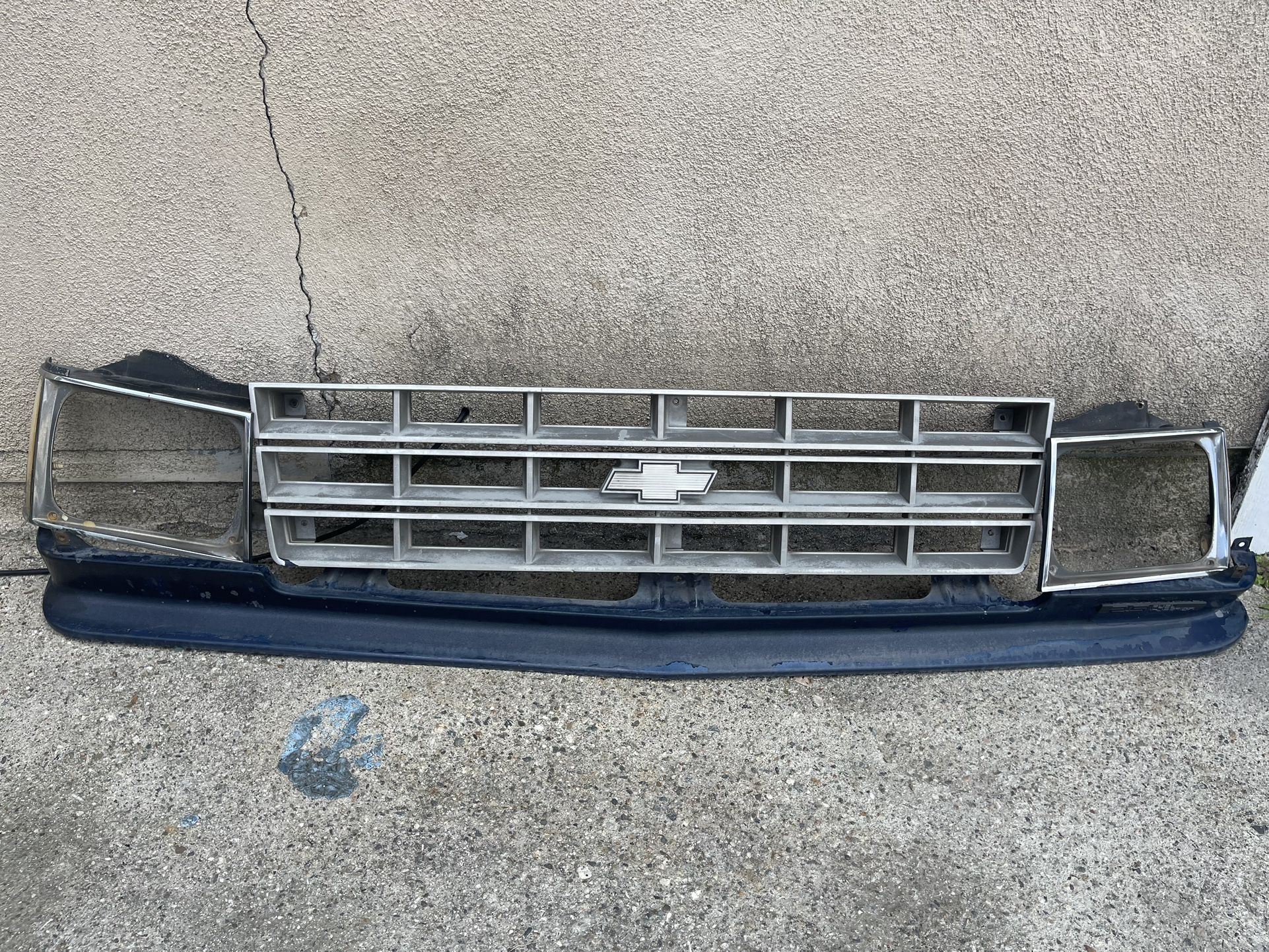 85-93 S10 Front Grill Assembly