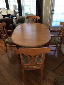 Ethan Allen solid wood table and four chair