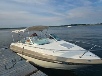 Larson  99 family boat