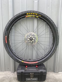 FRONT RIM FOR MOUNTAIN BIKE  / SIZE TIRE 26”