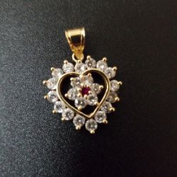 14k Yellow Gold Womens Pendant cubic zirconia 