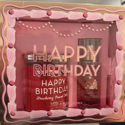 Bath & Body Works Strawberry Pound Cake Birthday Gift Set, Candle And Body Mist