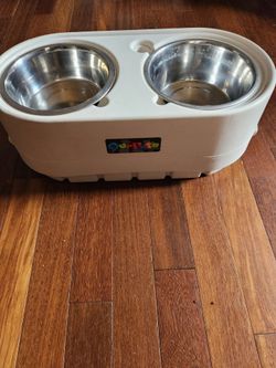 Ourpets store and feed food and water station