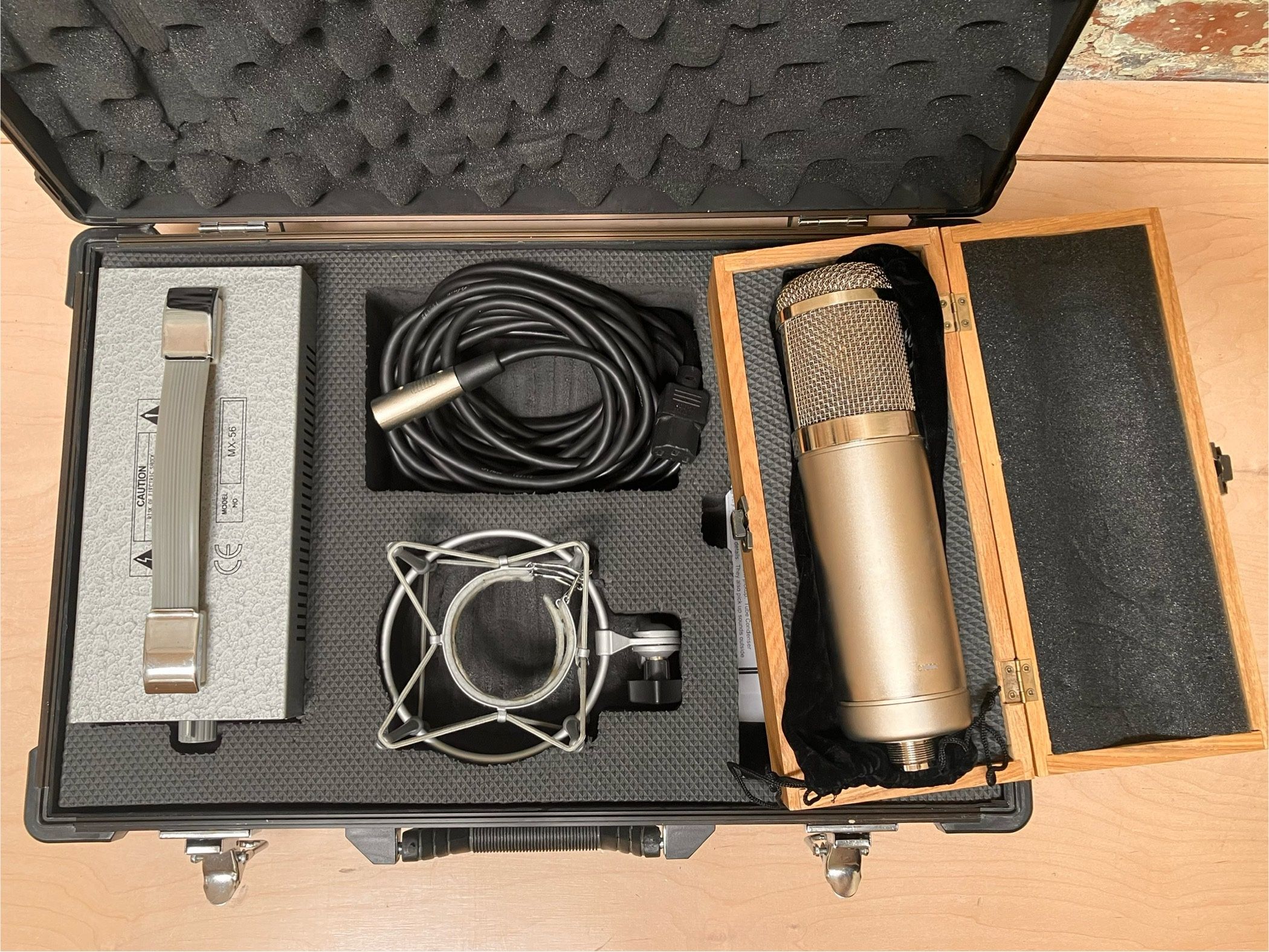 Peluso 22 47LE Microphone