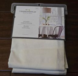 New Round Table Cloth 70"