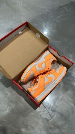 Nike Dunk Peach Cream 10.5 W 9M