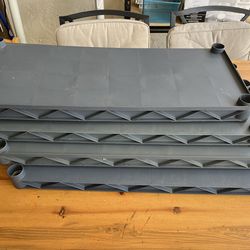 Plastic shelves (No poles)