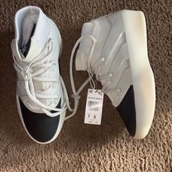 Men Shoes Size 7