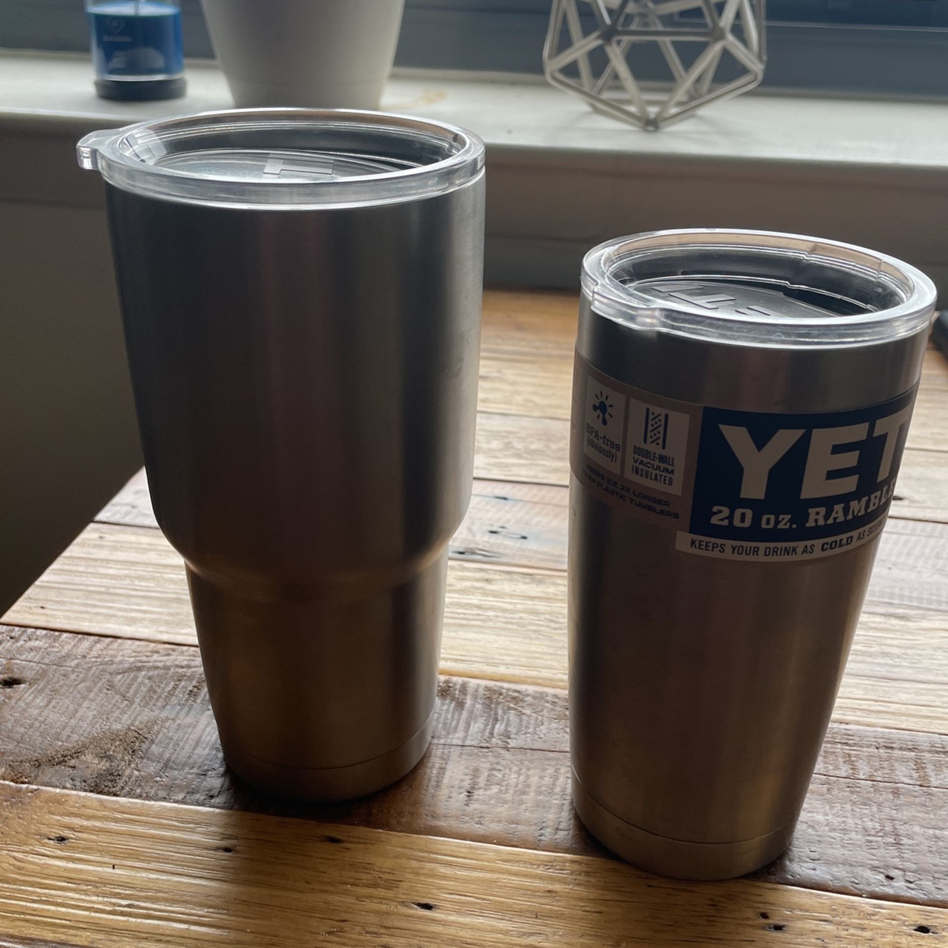 2 Yeti Ramblers 32 Oz And 20 Oz 