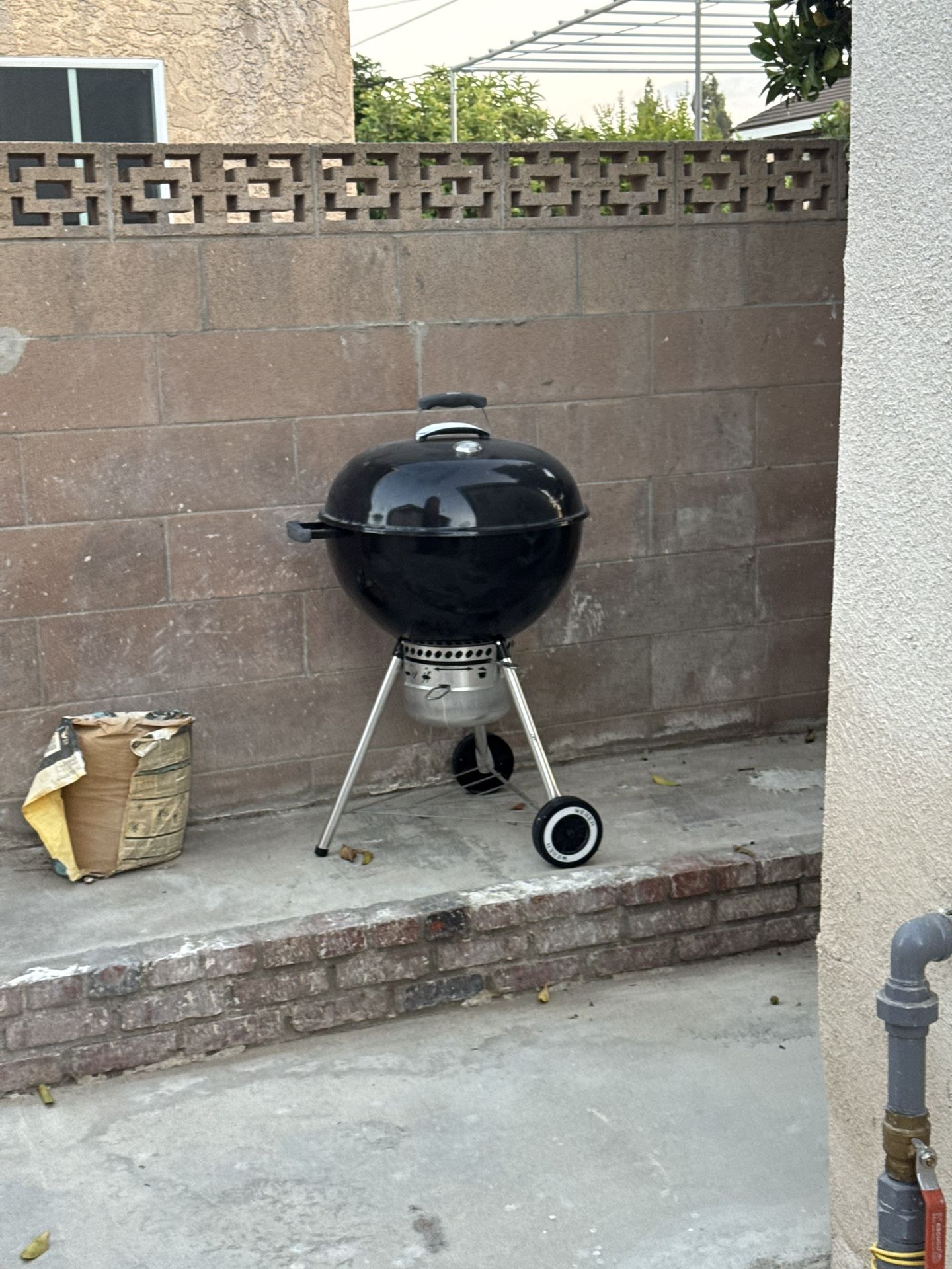 Weber Kettle Grill Premium 22”