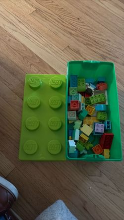 56 duplo Legos - miscellaneous pieces